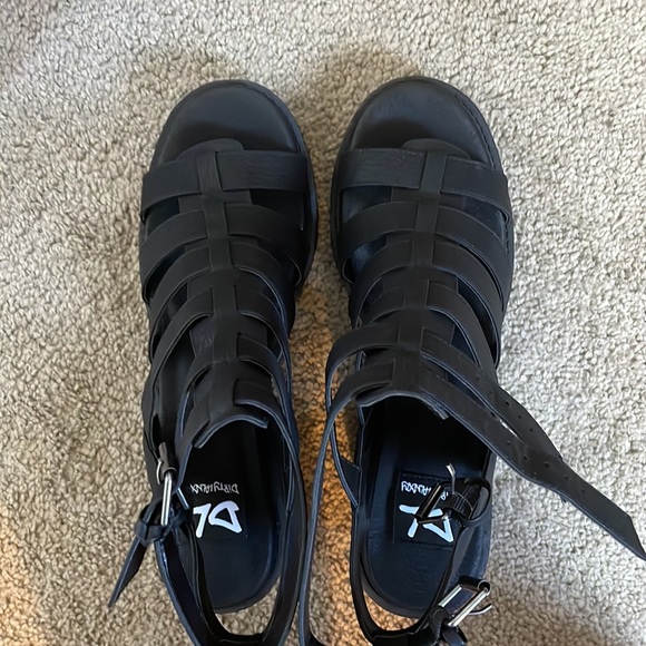 Dirty Laundry Sandals - Picture 7 of 7